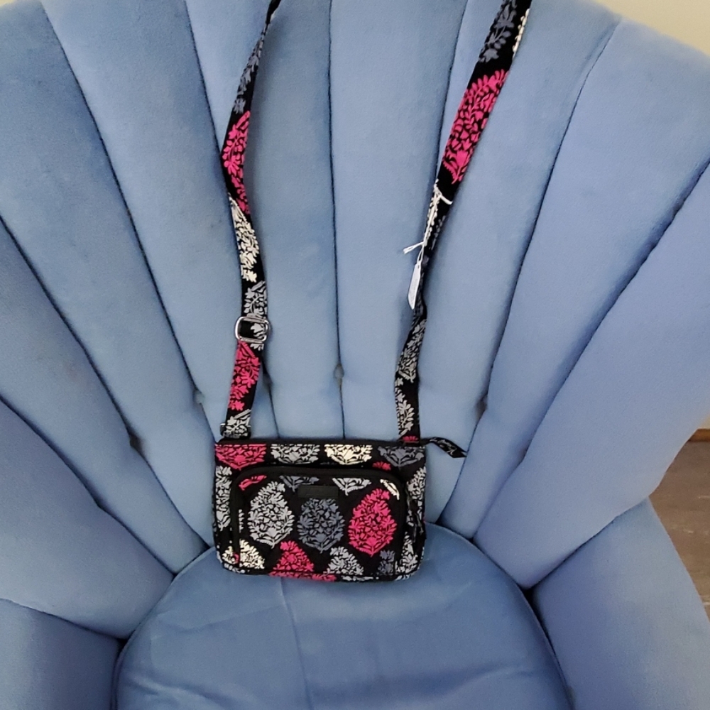 This print ❤ Vera Bradley crossbody